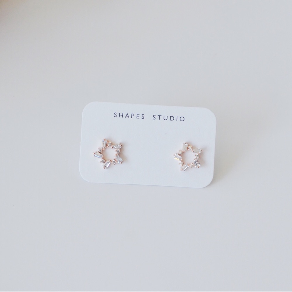 Stunning Star Zirconia Stud Earrings Silver Posts - Picture 2 of 6